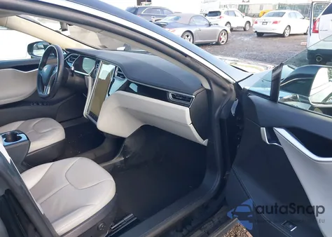 2013 Tesla Model S из США, поврежденный, VIN 5YJSA1CN8DFP24898
